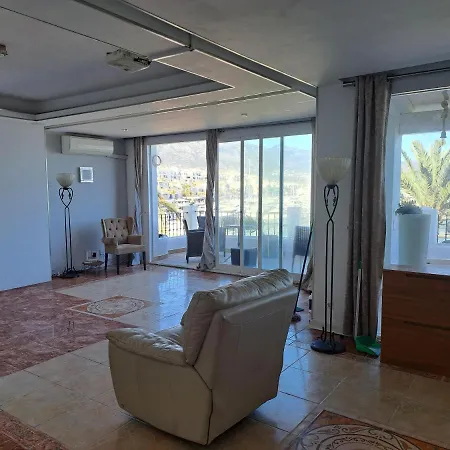 Privado 1a Linea Puerto Banus. Atico Enorme, Vistas Increibles Marbella