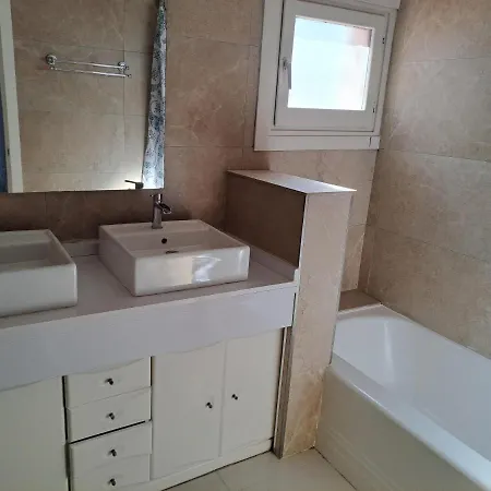 Guest house Privado 1a Linea Puerto Banus. Atico Enorme, Vistas Increibles Marbella