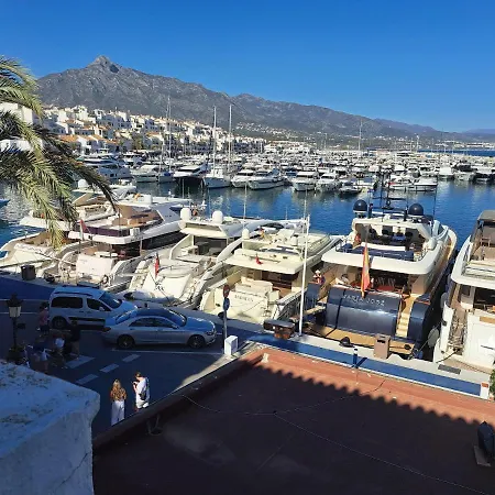 Privado 1a Linea Puerto Banus. Atico Enorme, Vistas Increibles Guest house